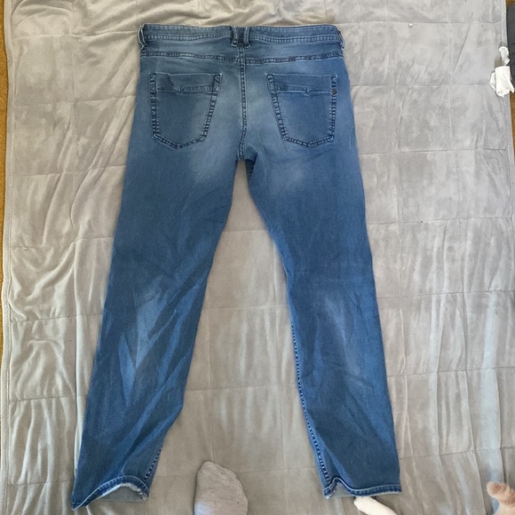 Diesel 36x32 - Picture 2 of 2